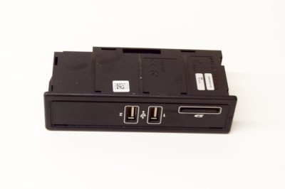 Port USB/AUX-In MERCEDES-BENZ C W205 2015 OEM: A2058200126 13502883 foto