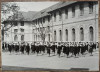 Eleve de la scoala de fete facand gimnastica// fotografie de presa