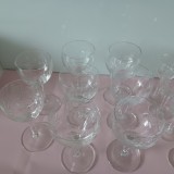 Cumpara ieftin Lot 8 pahare vechi din cristal,cu picior pentru vin/aperitiv