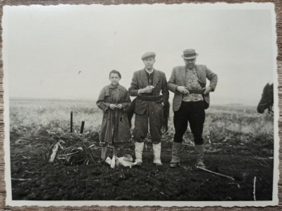 Grup de vanatori romani din perioada interbelica// fotografie foto