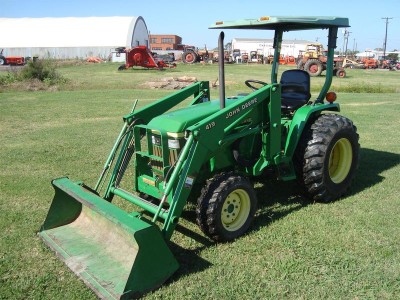 Tractor John Deere 790 foto