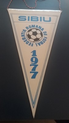D9 98 - fanion - sport - fotbal - Federatia romana de fotbal - Sibiu 1977 foto