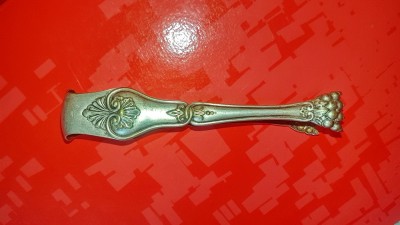 G414-CLESTE vechi stil Baroc anii 1900 ghiata, zahar cu ghiare animal alama argintata stare buna in patina timpului splendid executat in relief. foto