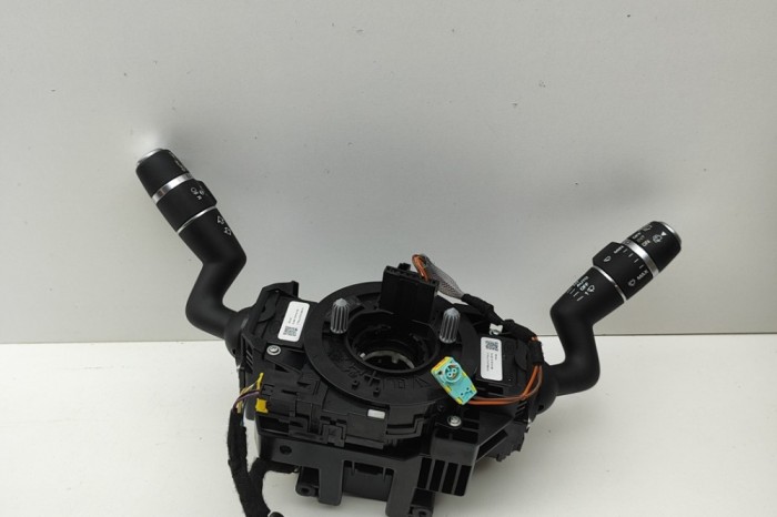 Maneta semnalizare ștergătoare LAND ROVER RANGE ROVER EVOQUE L538 2018 OEM: BJ32-3F972-DB,BJ32-3F973-DB,DPLA-13N064-RB | 31560187