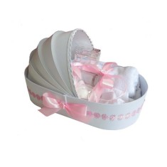Trusou botez complet, in landou, floricele roz Denikos&reg; 133