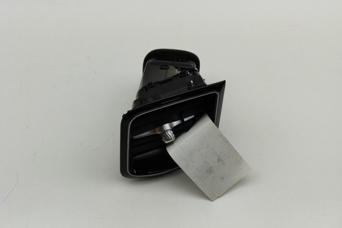 Gura de ventilație planșa de bord VOLVO XC60 II 246 2023 OEM: 31477272,31417691 30490363