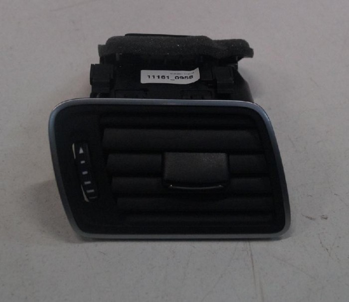 Gura de ventilație planșa de bord VW CC 358 2016 OEM: 3AC819702A 2120968