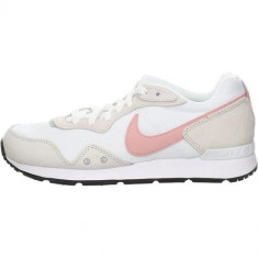 Pantofi sport femei Nike Venture Runner CK2948-104