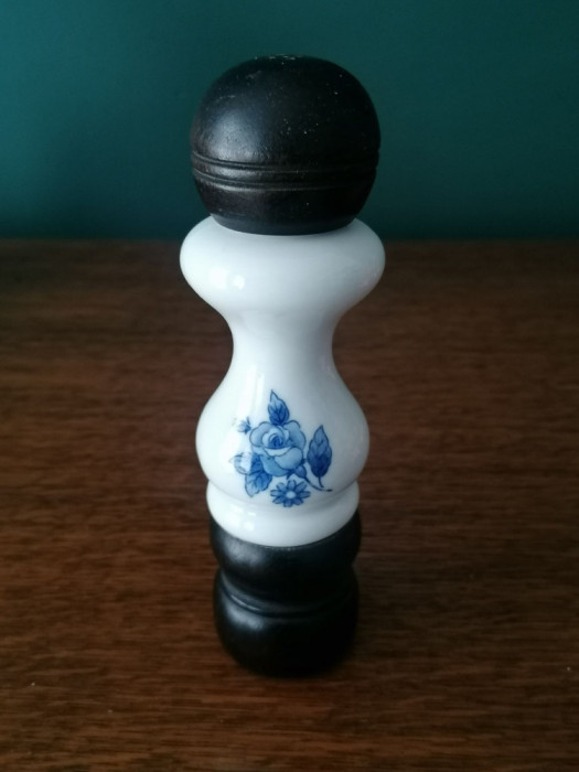 Suport pentru condimente din lemn-ceramic cu decor cu flori albastre
