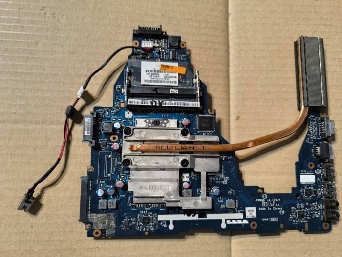 Placa de baza Toshiba Satellite C660 C665 K000124370 PWWHA LA-7202P c660d Intel hm65 Cu DEFECT !!!