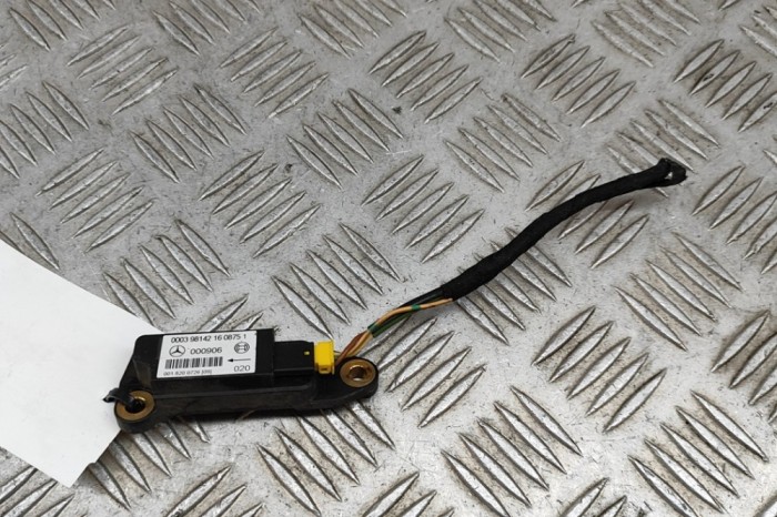 Senzor de impact st&acirc;nga față MERCEDES-BENZ SLK R170 1999 OEM: A0018200726 29066804