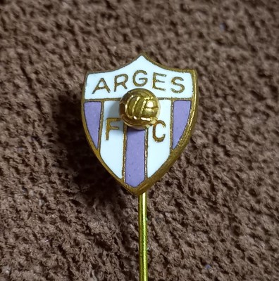 Insigna fotbal - FC ARGES PITESTI foto