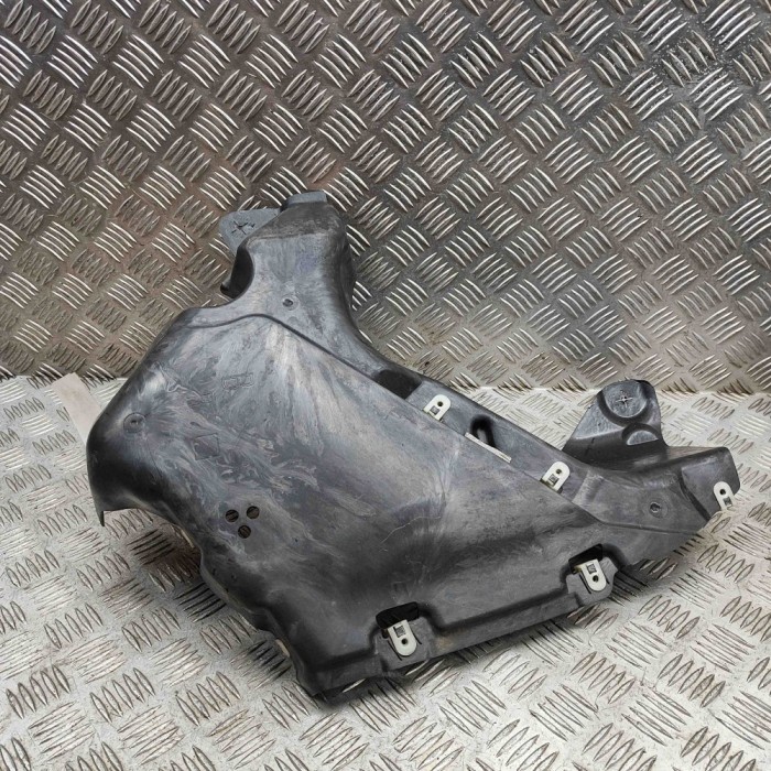 Scut motor dreapta spate BMW 3 G20, G28 2019 OEM: 7340868