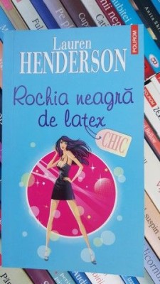 Colectia Chic Rochia neagra de latex-Lauren Henderson foto