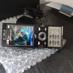 Vand Sony Ericsson W995 telefon rar de colectie