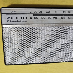 RADIO ZEFIR 7 TRANZISTOARE , ELECTRONICA , DOAR CARCASA SI DIFUZORUL