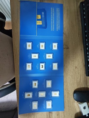 Lingouri de aur de 24 K foto