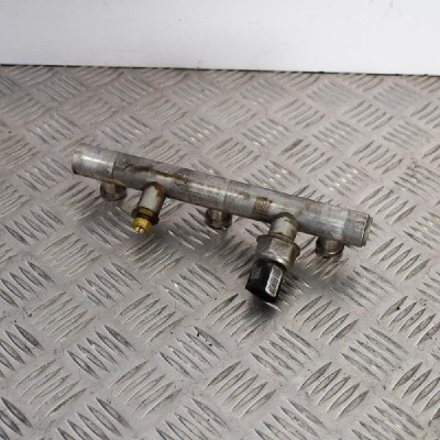 Rampa de combustibil st&amp;acirc;nga AUDI A4 8EC, B7 2007 OEM: 06E130089B 2573636 foto