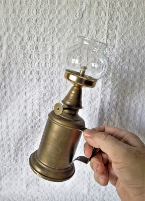 Lampa Veche Olympe ( tip Pigeon ), lampita veche de iluminat cu petrol foto