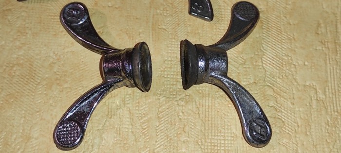 2 piulite fluturas / fluturasi SOUA SOVA france pt. roata SPATE bicicleta vintage -
