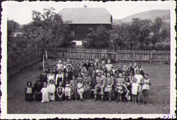 HST M496 Poză elevi și &icirc;nvățători Lupșa Alba 1944