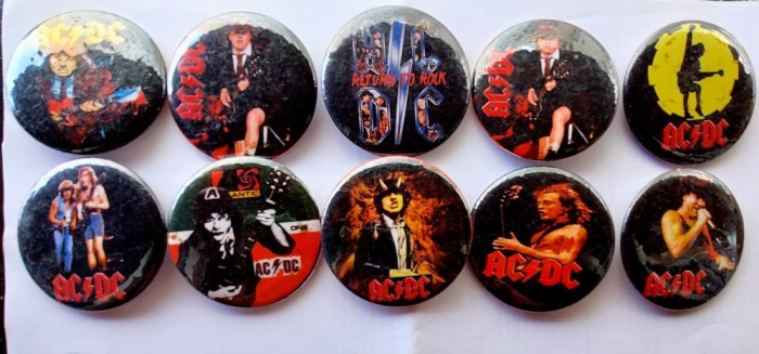 Insigne metalice AC / DC