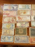 Lot nr. 16 : Mixt de bancnote Romania si alte state - 24 bamcnote