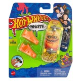 Set mini placa skateboard cu pantofi, Hot Wheels, HVJ73