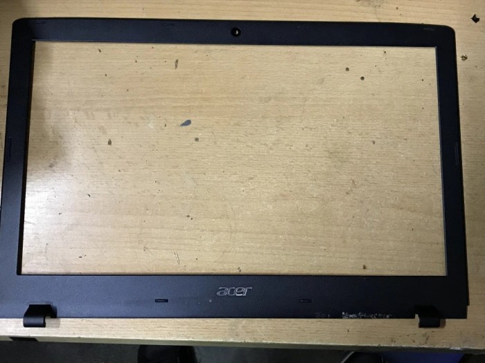 Rama ecran LCD pentru Acer E5 507g-58ky