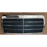Grila radiator, masca fata Mercedes Clasa E W124 1984-1992, parte montare centrala, crom/negru cu 7 bars, 5014050Q, Aftermarket CU MICI DEFECTE DE FA