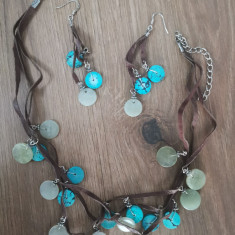 Set bijuterii bleu cu șnur de piele maro -vintage (colier + cercei)