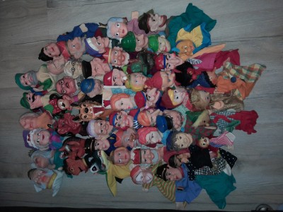 MARIONETE VECHI- MARIONETE DIN CAUCIUC, LEMN SI PLASTIC- MARIONETE PENTRU MANA- LOT 61 DE BUCATI foto