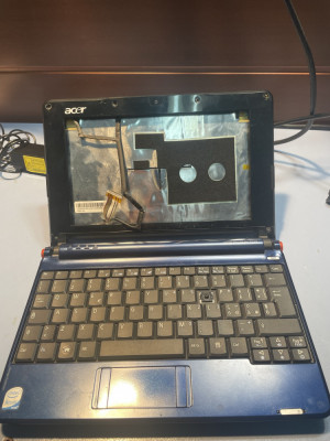 LAPTOP ACER ASPIRE ONE ZG5 (VERSIUNEA CU CARD) FARA DISPLAY foto