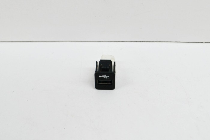 USB BMW X3 G01, F97 2017 OEM: 9229294 14620740