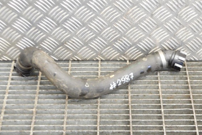 Furtun radiator răcire dreapta BMW 5 G30 2018 OEM: 8602603 12170745