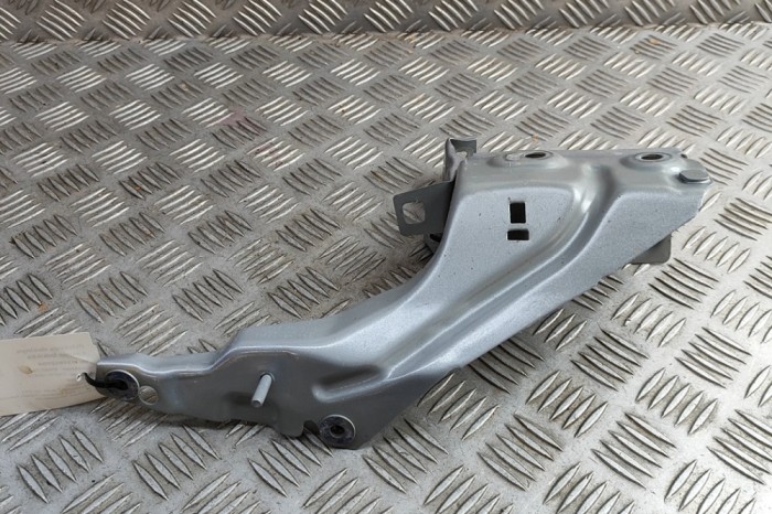 Suport aripa dreapta față AUDI Q5 FY 2024 OEM: 80A821132A,80A821434A,80A821472 | 31952094