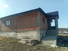 VAND casa la rosu Goruni Tomesti