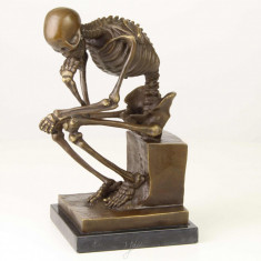 Schelet ganditor- statueta din bronz p un soclu din marmura XT-126