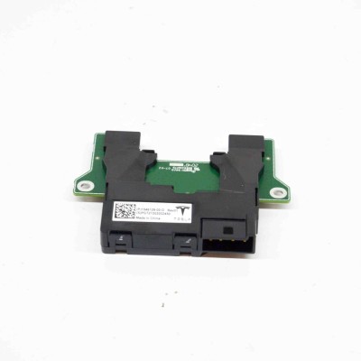 USB TESLA MODEL Y 2020 OEM: 1546129-00-D | 13837523 foto