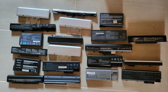 lot 20 de baterii pentru laptop - diverse modele -
