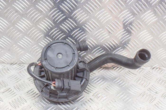 Pompa de aer VW PHAETON 3D_ 2003 OEM: 3D0131083D,07C959253A,72844505 12159456