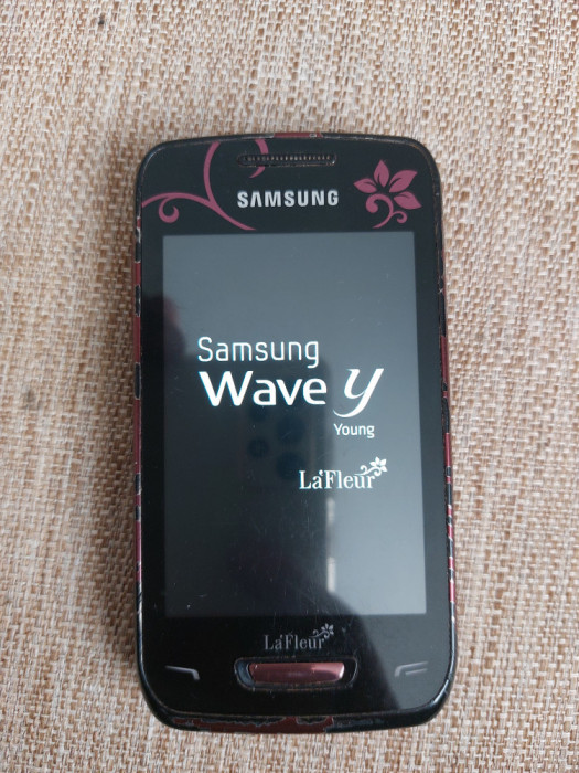 Smartphone rar Samsung Wave La Fleur Y S5380D Liber retea Livrare gratuita!