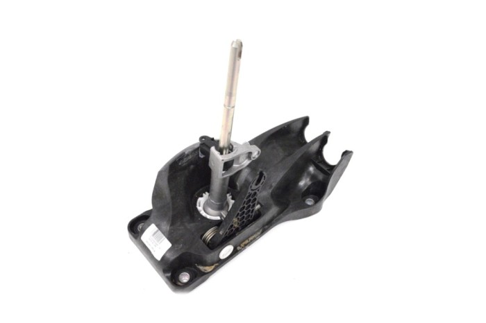 Timonerie cutie de viteze INFINITI Q30 2016 OEM: A1763602600 16025895