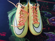 Ghete de fotbal Nike Mercurial cu crampoane de fier foto