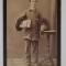 FOTOGRAFIE C.D.V. , STUDIO P.T. FACIROV , BUCURESTI , ELEV CU CUNUNI DE LAURI , SFARSITUL SEC. XIX