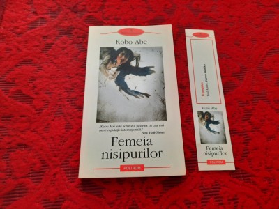 KOBO ABE FEMEIA NISIPURILOR- R2 foto