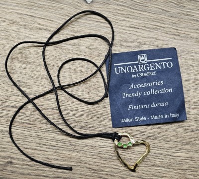 PANDANTIV DIN METAL CU FINISAJ AURIU PE SNUR CERAT,Unoargento by Unoaerre foto