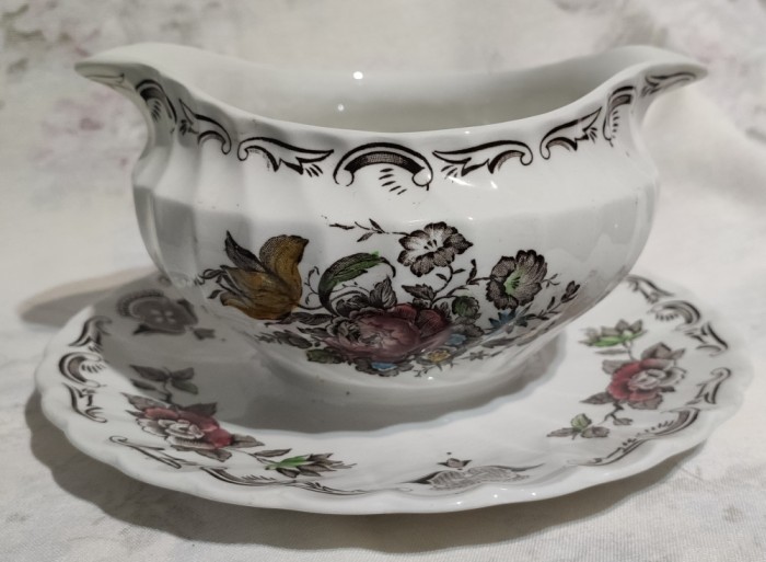 Sosiera vintage din portelan Myott England, colectia Bouquet -