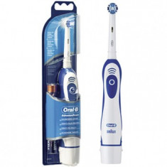 Periuta electrica Oral B Advance Power foto