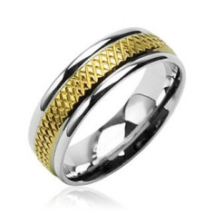 Inel din oțel chirurgical model cu dungi aurii de diamant - Marime inel: 51